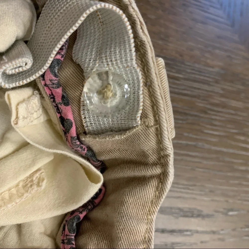 Old Navy khaki girls shorts Size 6X